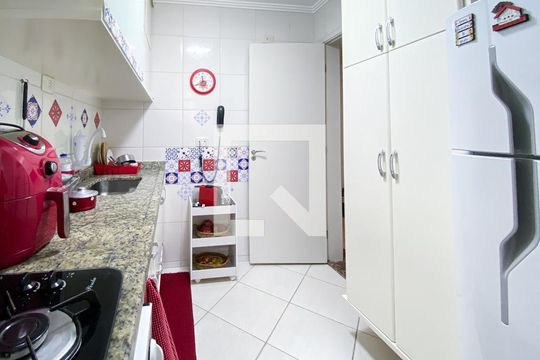 Cozinha de casa de condomínio à venda com 2 quartos, 68m² em Jardim Sarah, São Paulo