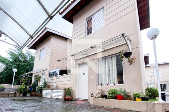 Fachada de casa de condomínio à venda com 2 quartos, 68m² em Jardim Sarah, São Paulo