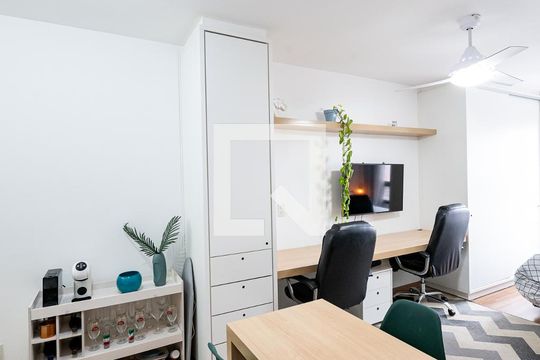 Cozinha de kitnet/studio para alugar com 1 quarto, 28m² em Mirandópolis, São Paulo