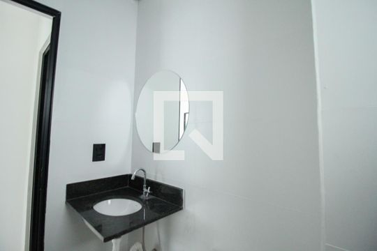 Banheiro de apartamento para alugar com 1 quarto, 35m² em Água Rasa, São Paulo