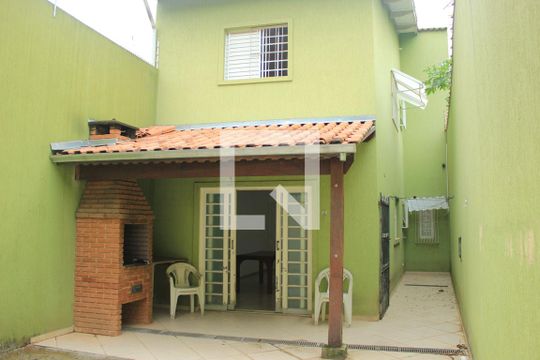 Quintal/ Churrasqueira de casa à venda com 3 quartos, 180m² em Pq Continental 2, Guarulhos