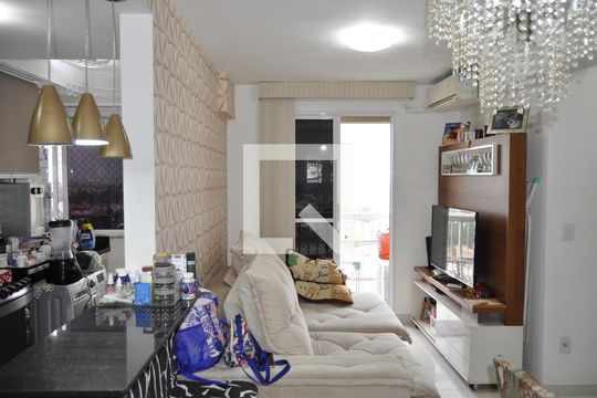 Sala de apartamento à venda com 2 quartos, 50m² em Del Castilho, Rio de Janeiro