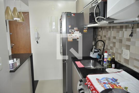 Cozinha de apartamento à venda com 2 quartos, 50m² em Del Castilho, Rio de Janeiro