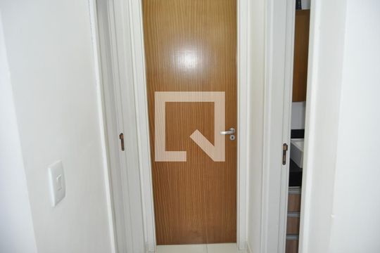 Corredor de apartamento à venda com 2 quartos, 50m² em Del Castilho, Rio de Janeiro