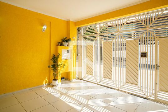 Garagem de casa à venda com 2 quartos, 179m² em Fundação, São Caetano do Sul