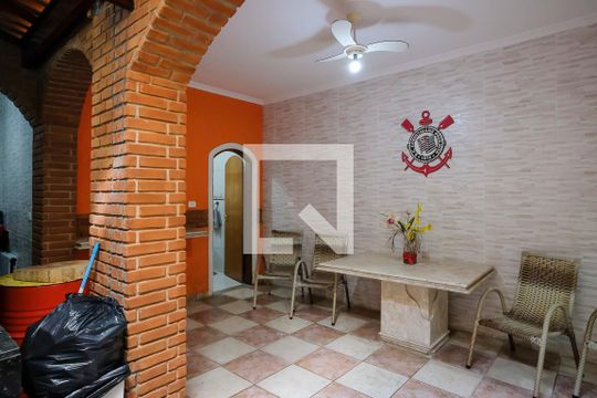 Quintal de casa à venda com 2 quartos, 179m² em Fundação, São Caetano do Sul