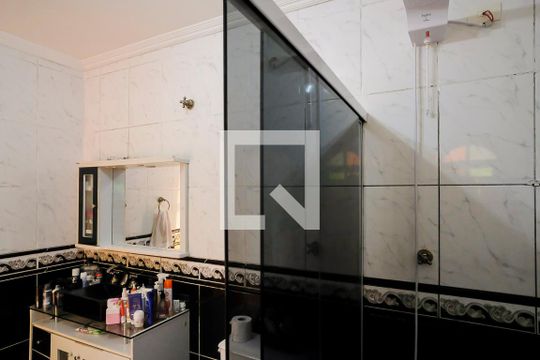 Banheiro da Suíte de casa à venda com 2 quartos, 179m² em Fundação, São Caetano do Sul