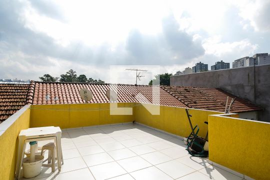 Quintal de casa para alugar com 2 quartos, 179m² em Fundação, São Caetano do Sul