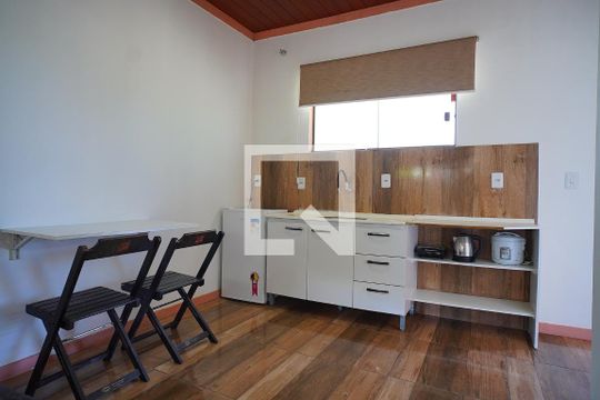 Cozinha  de kitnet/studio para alugar com 1 quarto, 25m² em São João do Rio Vermelho, Florianópolis