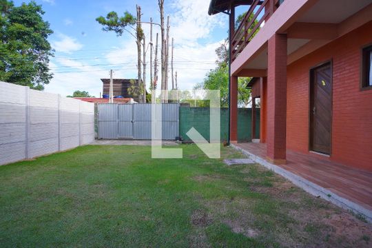 Área externa de kitnet/studio para alugar com 1 quarto, 25m² em São João do Rio Vermelho, Florianópolis