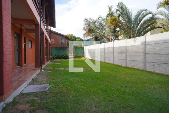 Área externa de kitnet/studio para alugar com 1 quarto, 25m² em São João do Rio Vermelho, Florianópolis