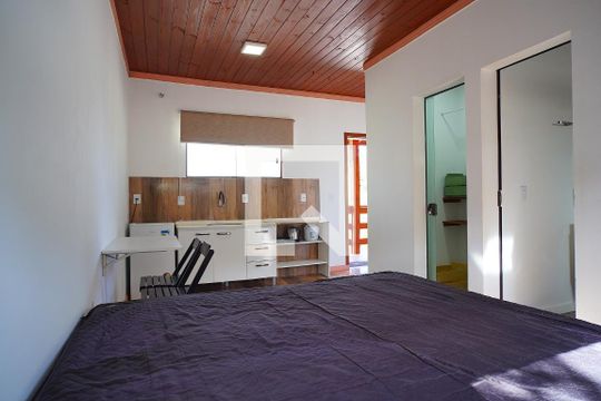 Studio  de kitnet/studio para alugar com 1 quarto, 25m² em São João do Rio Vermelho, Florianópolis