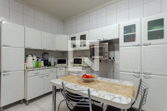 Cozinha de casa à venda com 3 quartos, 167m² em Vila Zat, São Paulo
