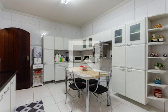 Cozinha de casa à venda com 3 quartos, 167m² em Vila Zat, São Paulo