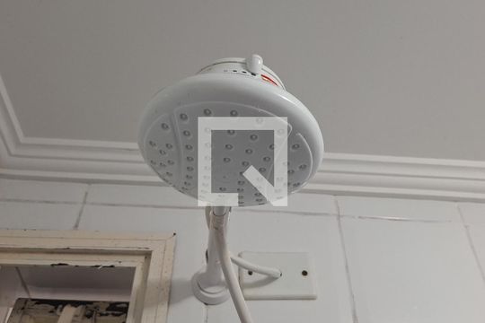Banheiro de apartamento para alugar com 2 quartos, 70m² em Aviação, Praia Grande