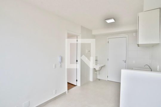 Sala / Cozinha  de apartamento para alugar com 1 quarto, 25m² em Vila Cláudia, São Paulo