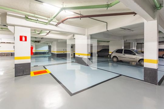 Garagem de apartamento para alugar com 2 quartos, 80m² em Santo Agostinho, Belo Horizonte