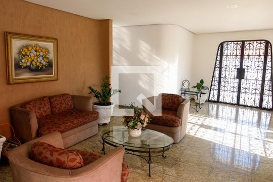 Hall de entrada de apartamento à venda com 4 quartos, 138m² em Vila Yara, Osasco
