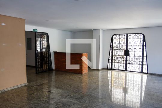 Hall de entrada de apartamento à venda com 4 quartos, 138m² em Vila Yara, Osasco