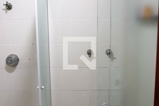 Banheiro de apartamento à venda com 4 quartos, 138m² em Vila Yara, Osasco