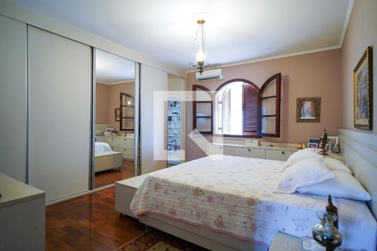 Suíte de casa para alugar com 3 quartos, 327m² em Jardim Pires de Mello, Sorocaba