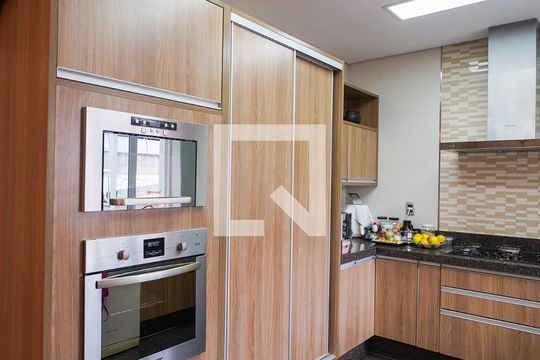Cozinha de casa para alugar com 3 quartos, 327m² em Jardim Pires de Mello, Sorocaba