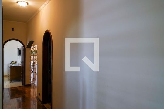 Corredor de casa para alugar com 3 quartos, 327m² em Jardim Pires de Mello, Sorocaba