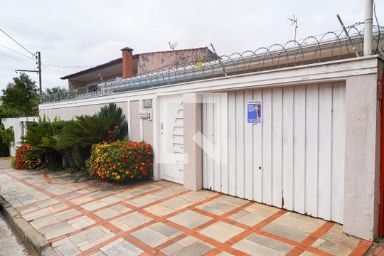 Fachada de casa para alugar com 3 quartos, 327m² em Jardim Pires de Mello, Sorocaba
