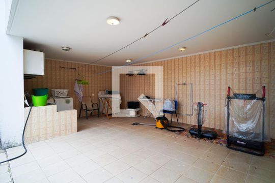 Área de Serviço de casa para alugar com 3 quartos, 327m² em Jardim Pires de Mello, Sorocaba