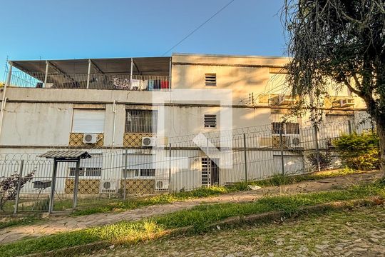 Fachada  de apartamento à venda com 3 quartos, 90m² em Jardim do Salso, Porto Alegre