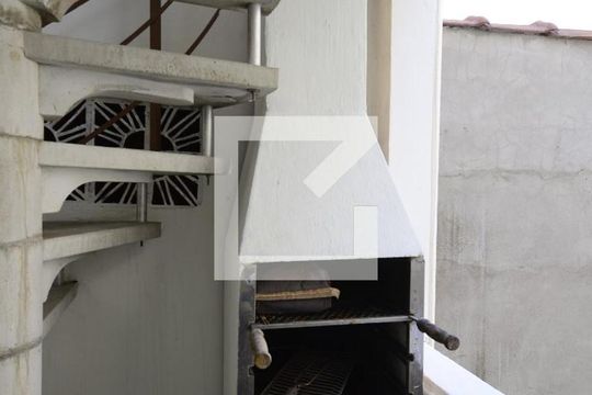 Churrasqueira de casa à venda com 3 quartos, 250m² em Cambuci, São Paulo