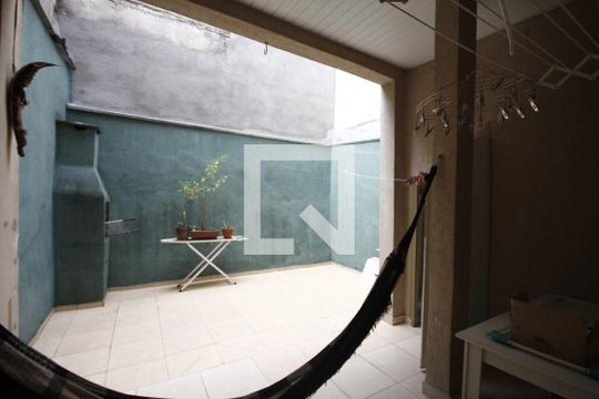 Quintal Casa 2 de casa à venda com 3 quartos, 250m² em Cambuci, São Paulo