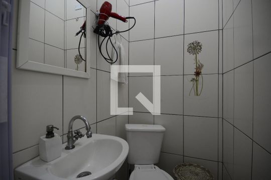 Lavabo de casa à venda com 3 quartos, 250m² em Cambuci, São Paulo