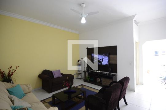 Sala de casa à venda com 3 quartos, 250m² em Cambuci, São Paulo