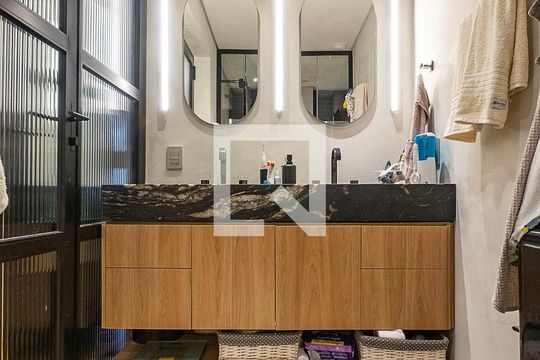 Suíte - Banheiro de apartamento à venda com 3 quartos, 100m² em Jardim Paulista, São Paulo