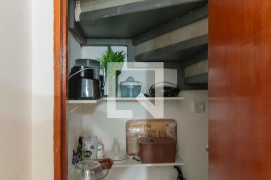 Armário da Escada de casa de condomínio à venda com 3 quartos, 90m² em Jardim Ipaussurama, Campinas