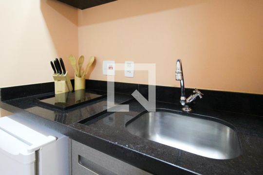 Cozinha de apartamento para alugar com 1 quarto, 38m² em Vila Olímpia, São Paulo