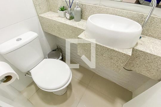 Lavabo de casa à venda com 2 quartos, 153m² em Parque das Nações, Santo André