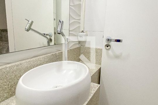 Lavabo de casa à venda com 2 quartos, 153m² em Parque das Nações, Santo André