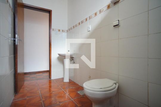 Banheiro Corredor de apartamento à venda com 1 quarto, 48m² em São Geraldo, Porto Alegre