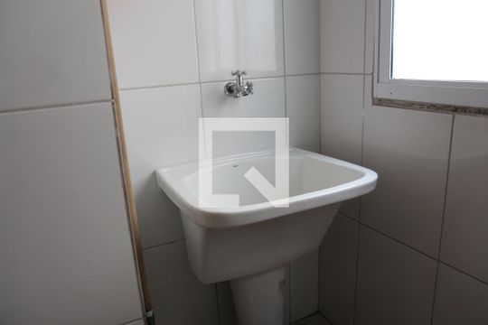 Área de Serviço de casa de condomínio para alugar com 2 quartos, 42m² em Vila Antonieta, São Paulo