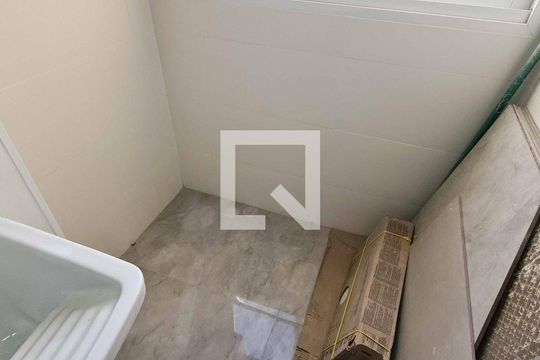 Área de serviço de apartamento à venda com 2 quartos, 52m² em Padroeira, Osasco