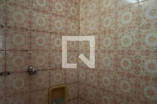 Banheiro de casa para alugar com 2 quartos, 70m² em Vila Matilde, São Paulo