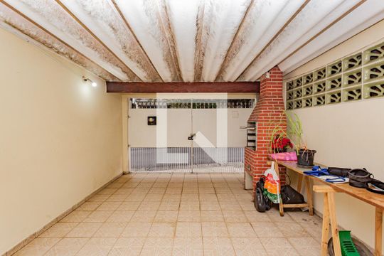 Garagem de casa à venda com 3 quartos, 100m² em Vila Brasilina, São Paulo