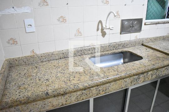Pia de casa para alugar com 1 quarto, 50m² em Campo Grande, Rio de Janeiro