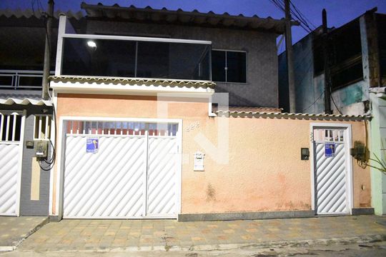 Fachada de casa para alugar com 1 quarto, 50m² em Campo Grande, Rio de Janeiro