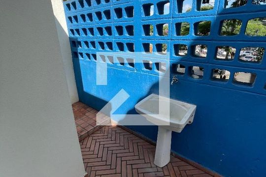 Área de Serviço de casa à venda com 4 quartos, 400m² em Jardim Everest, São Paulo