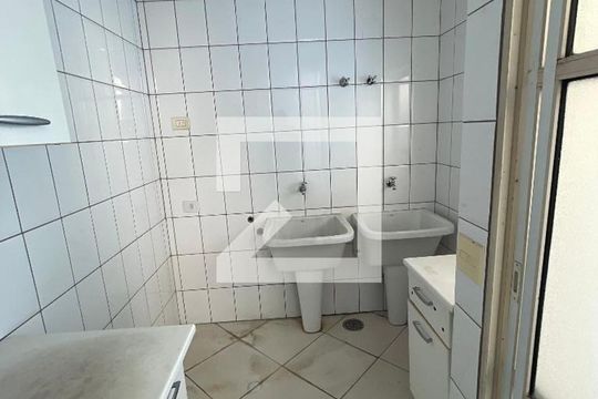 Lavanderia de casa à venda com 4 quartos, 400m² em Jardim Everest, São Paulo
