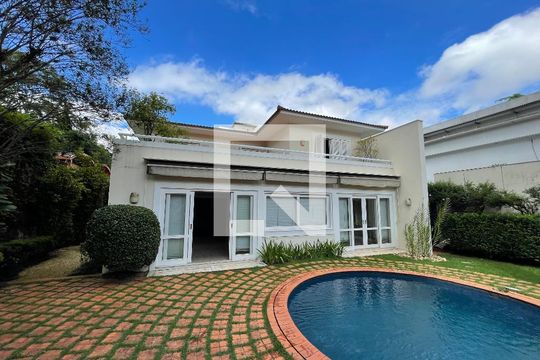 Fachada casa de casa à venda com 4 quartos, 400m² em Jardim Everest, São Paulo