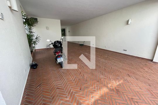 Garagem 1 de casa à venda com 4 quartos, 400m² em Jardim Everest, São Paulo